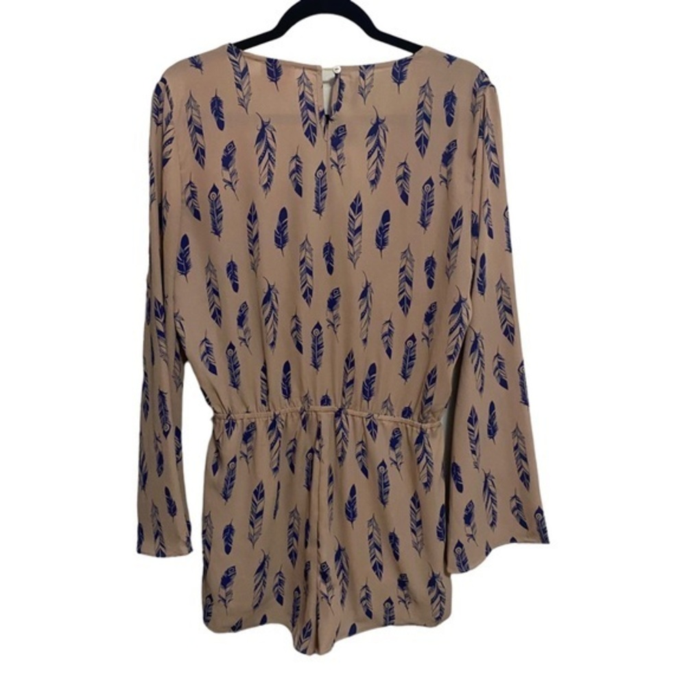 Buddy‎ Love Women’s Small Boho Romper Shorts Feathers Print V-Neck Wide Sleeves - Picture 9 of 14